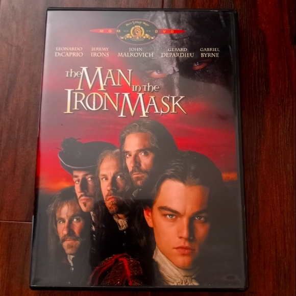 THE MAN IN THE IRON MASK on DVD Leonardo DeCaprio - Picture 1 of 2